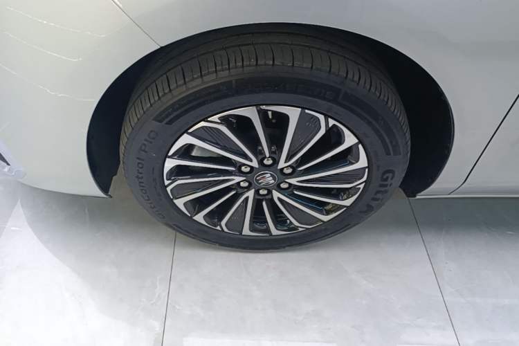 Used Buick GL8 New Energy 2025 Lu Shang Luxury Edition 7-Seater Left Front Wheel Hub