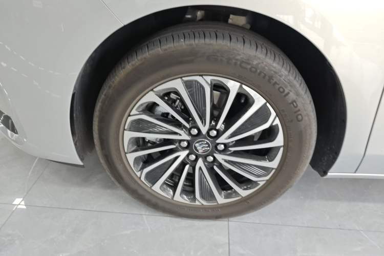 Used Buick GL8 New Energy 2025 Lu Shang Luxury Edition 7-Seater Left Front Wheel Hub