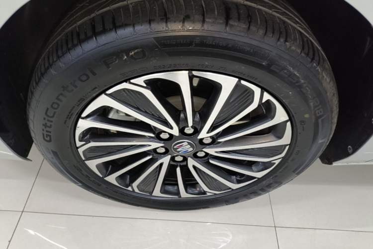 Used Buick GL8 New Energy 2025 Lu Shang Luxury Edition 7-Seater Left Front Wheel Hub