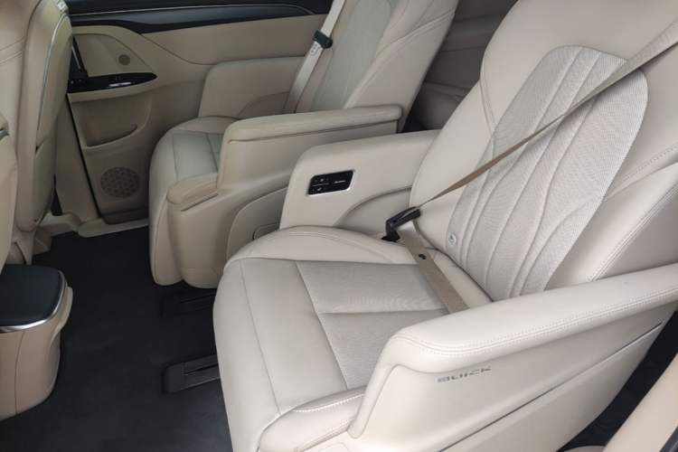 Used Buick GL8 New Energy 2025 Lu Shang Luxury Edition 7-Seater Left Rear Seat