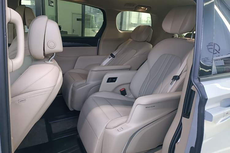 Used Buick GL8 New Energy 2025 Lu Shang Luxury Edition 7-Seater Left Rear Seat
