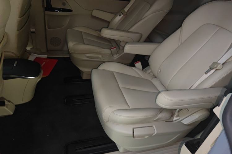 Used Buick GL8 New Energy 2025 Lushang First-Drive Edition 7-Seater Left Rear Seat