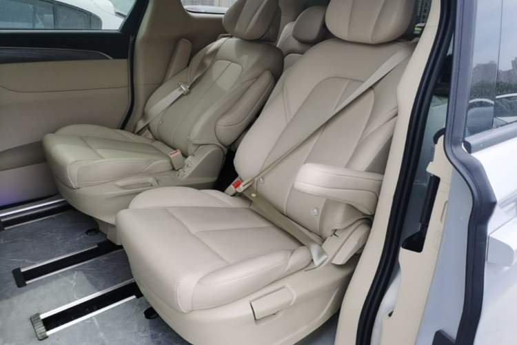 Used Buick GL8 New Energy 2025 Lu Shang Smart Enjoyment Edition 7-Seater Left Rear Seat