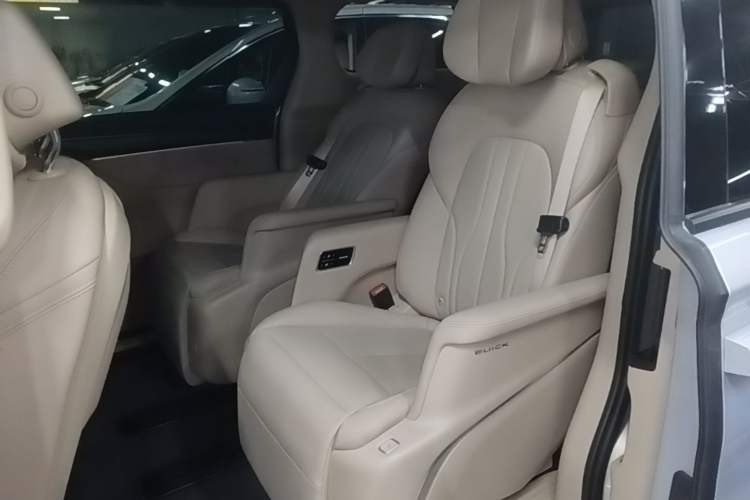 Used Buick GL8 New Energy 2025 Lu Shang Luxury Edition 7-Seater Left Rear Seat