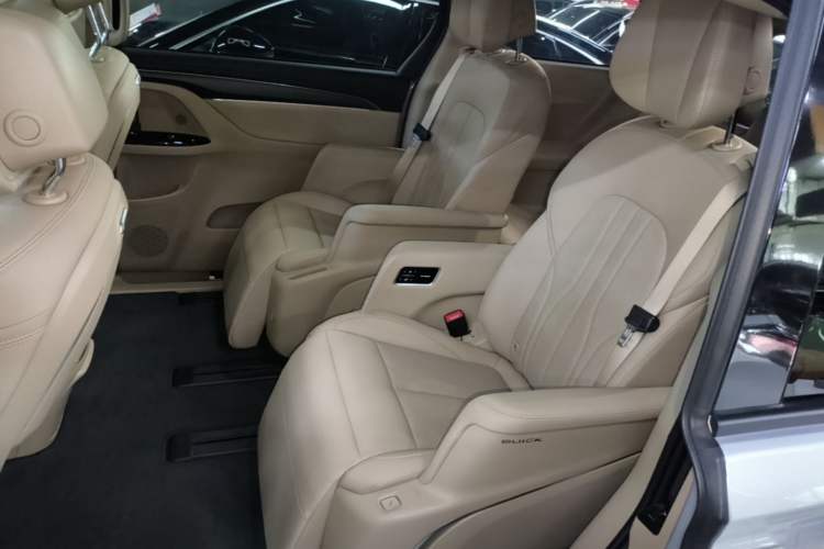 Used Buick GL8 New Energy 2025 Lu Shang Luxury Edition 7-Seater Left Rear Seat