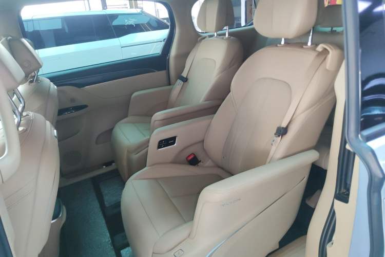 Used Buick GL8 New Energy 2025 Lu Shang Luxury Edition 7-Seater Left Rear Seat