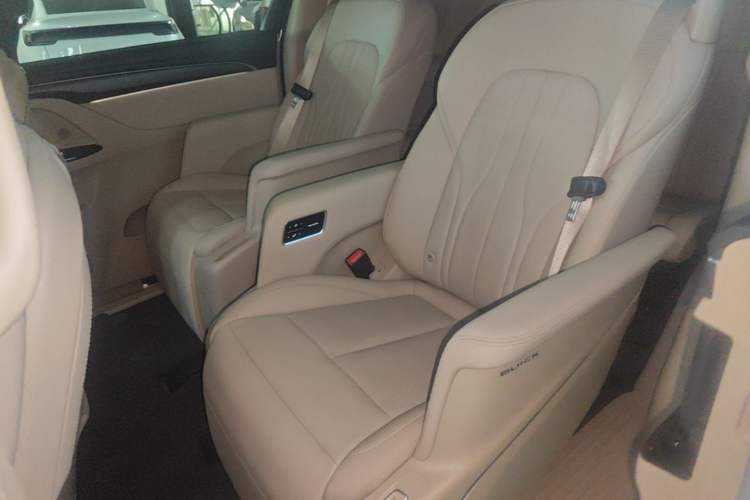 Used Buick GL8 New Energy 2025 Lu Shang Luxury Edition 7-Seater Left Rear Seat