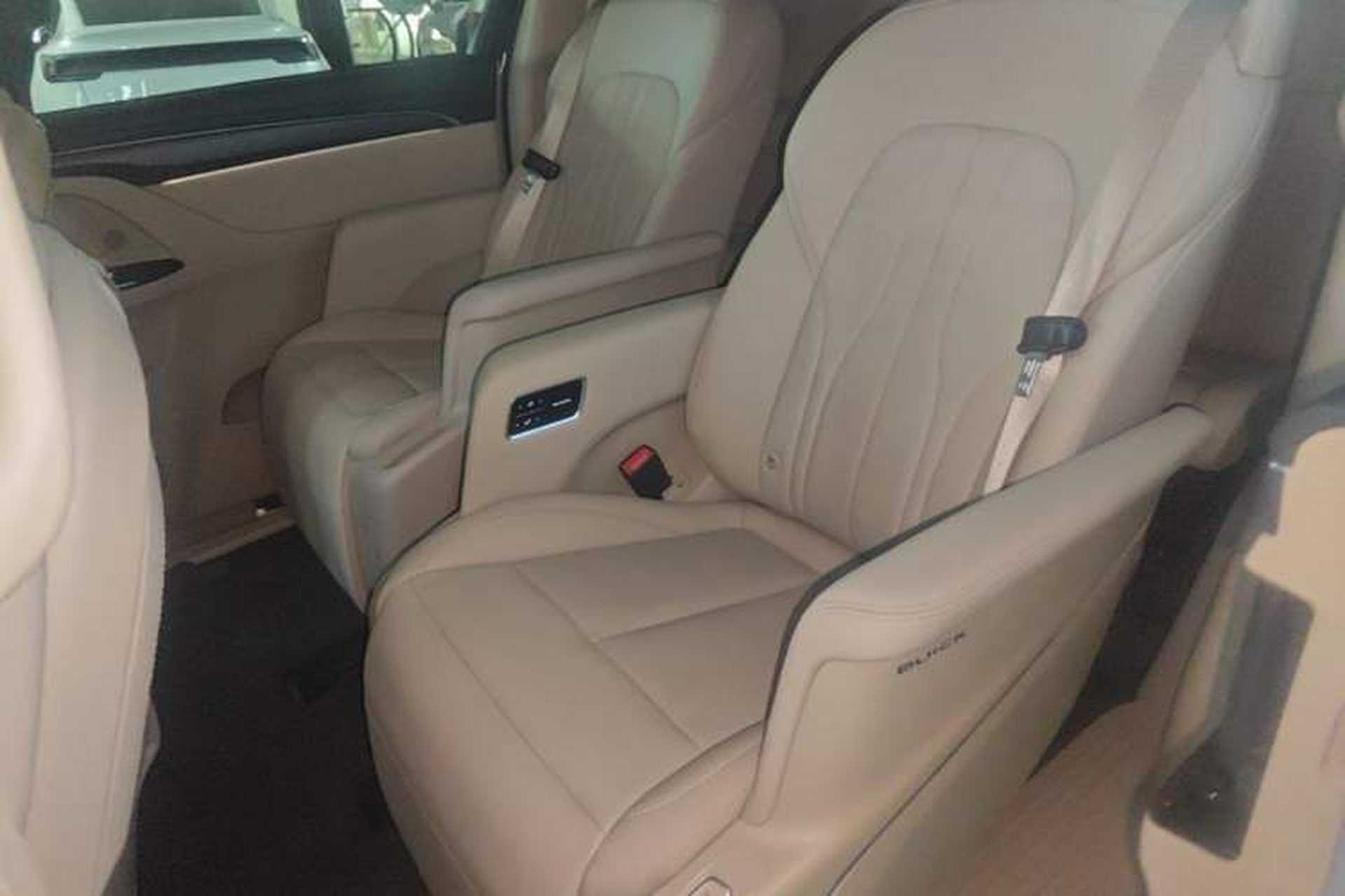 Used Buick GL8 New Energy 2025 Lu Shang Luxury Edition 7-Seater Left Rear Seat