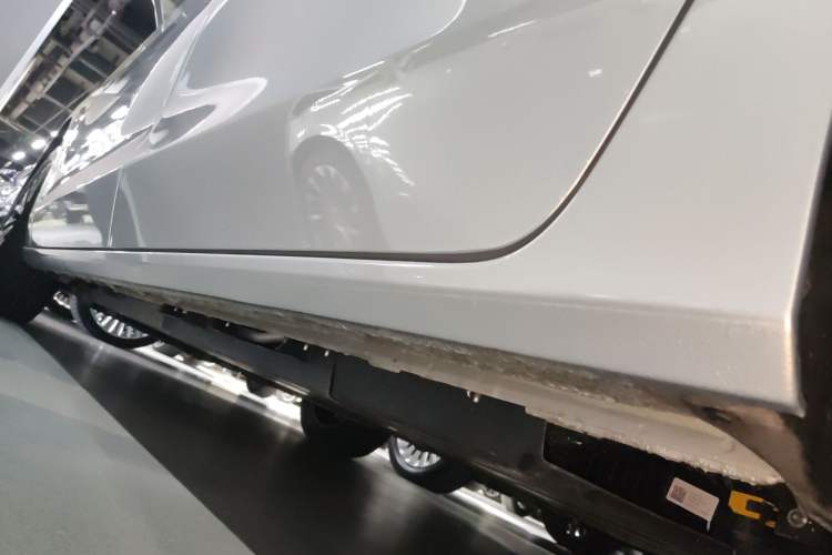 Used Buick GL8 New Energy 2025 Lu Shang Luxury Edition 7-Seater Left Side Sill