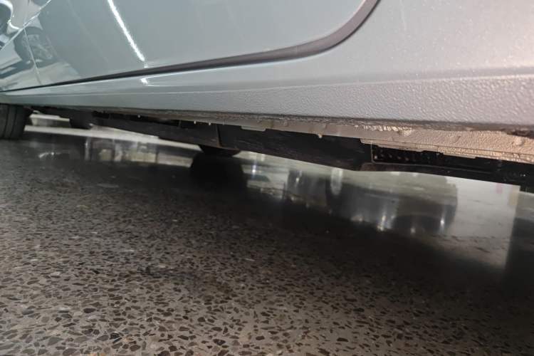 Used Buick GL8 New Energy 2025 Lushang First-Drive Edition 7-Seater Left Side Sill