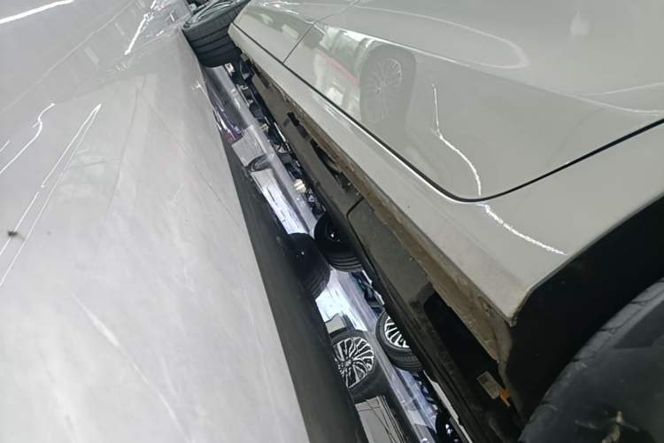 Used Buick GL8 New Energy 2025 Lu Shang Luxury Edition 7-Seater Left Side Sill