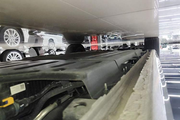 Used Buick GL8 New Energy 2025 Lushang First-Drive Edition 7-Seater Left Side Sill