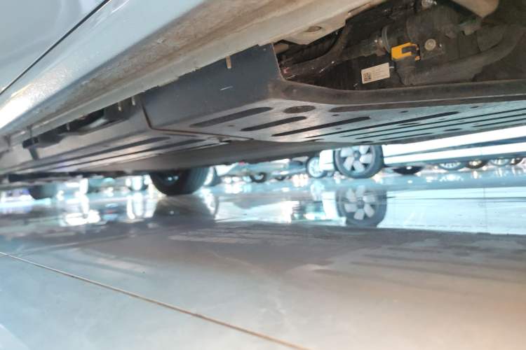 Used Buick GL8 New Energy 2025 Lu Shang Luxury Edition 7-Seater Left Side Sill