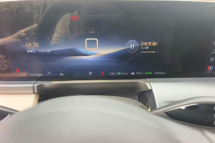 Used Buick GL8 New Energy 2025 Lushang First-Drive Edition 7-Seater Odometer Close Up