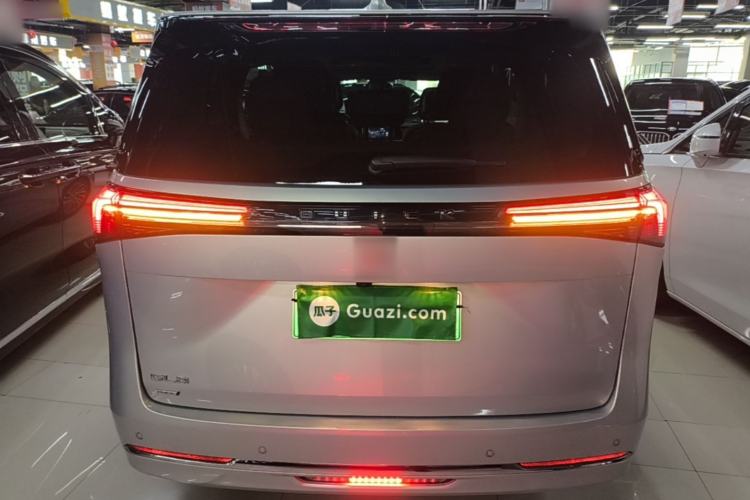 Used Buick GL8 New Energy 2025 Lu Shang Luxury Edition 7-Seater Rear