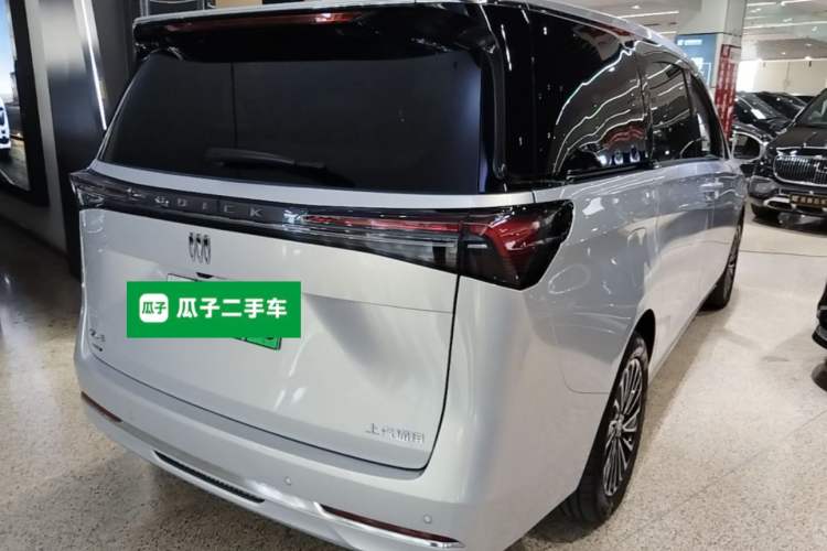 Used Buick GL8 New Energy 2025 Lu Shang Luxury Edition 7-Seater Rear Right 45 Deg