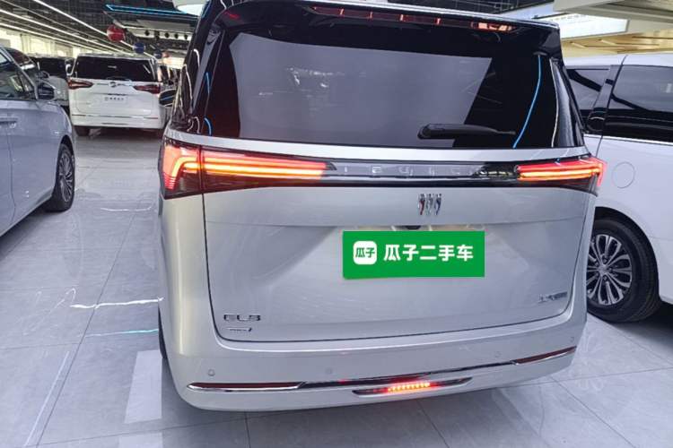 Used Buick GL8 New Energy 2025 Lu Shang Luxury Edition 7-Seater Rear