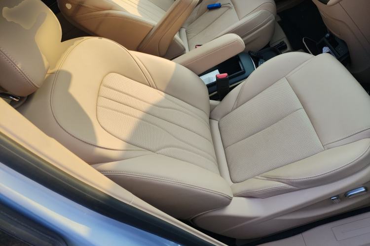 Used Buick GL8 New Energy 2025 Lu Shang Luxury Edition 7-Seater Right Front Seat