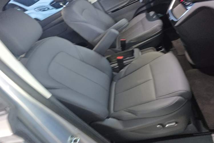 Used Buick GL8 New Energy 2025 Lu Shang Smart Enjoyment Edition 7-Seater Right Front Seat