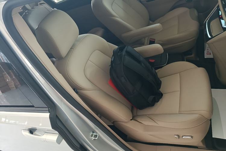 Used Buick GL8 New Energy 2025 Lu Shang Smart Enjoyment Edition 7-Seater Right Front Seat