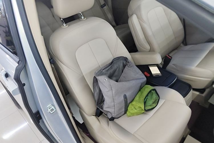 Used Buick GL8 New Energy 2025 Lushang First-Drive Edition 7-Seater Right Front Seat