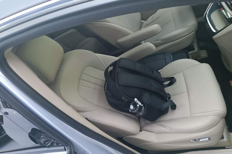 Used Buick GL8 New Energy 2025 Lu Shang Luxury Edition 7-Seater Right Front Seat
