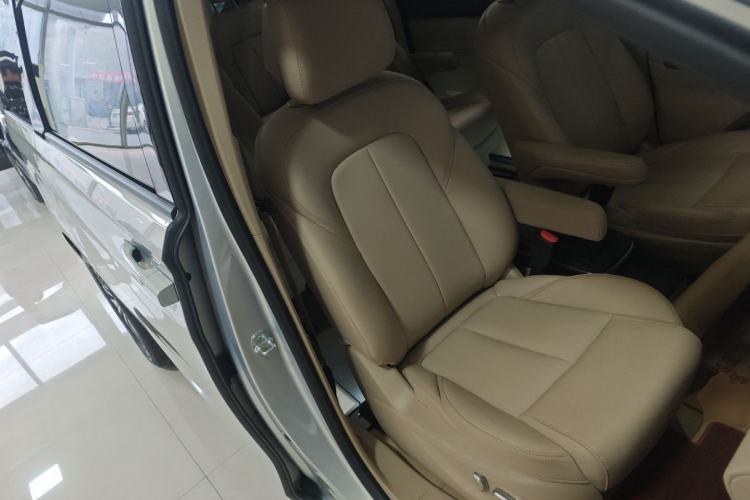 Used Buick GL8 New Energy 2025 Lu Shang Smart Enjoyment Edition 7-Seater Right Front Seat