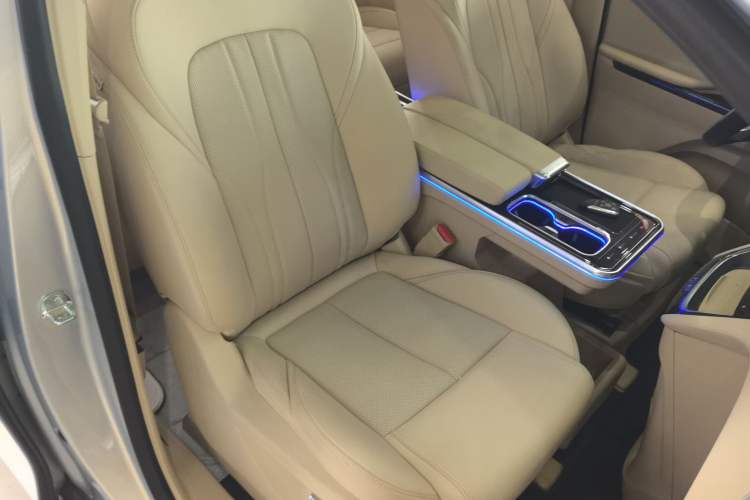 Used Buick GL8 New Energy 2025 Lu Shang Luxury Edition 7-Seater Right Front Seat