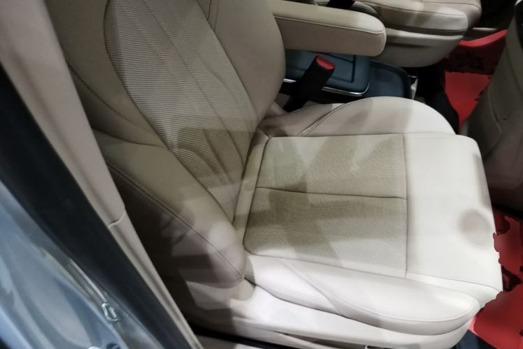 Used Buick GL8 New Energy 2025 Lu Shang Luxury Edition 7-Seater Right Front Seat