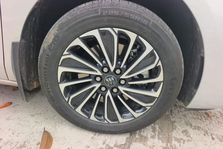 Used Buick GL8 New Energy 2025 Lushang First-Drive Edition 7-Seater Right Front Wheel Hub