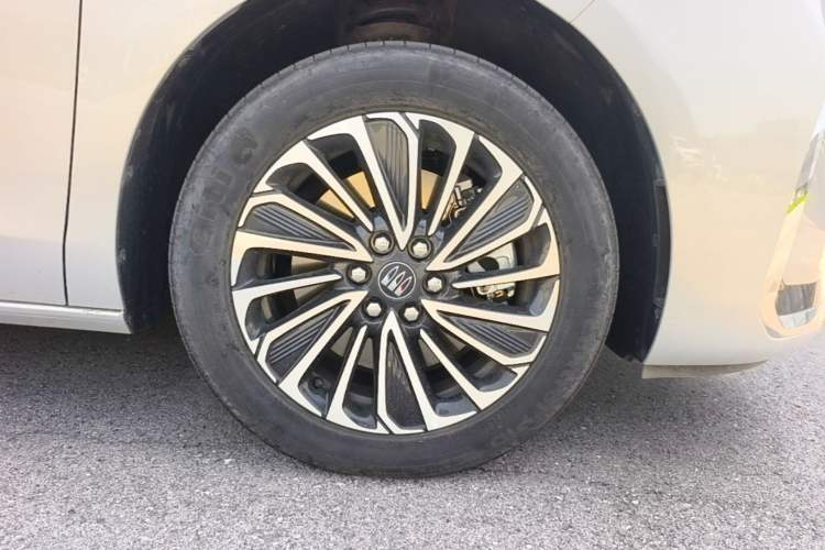 Used Buick GL8 New Energy 2025 Lu Shang Luxury Edition 7-Seater Right Front Wheel Hub