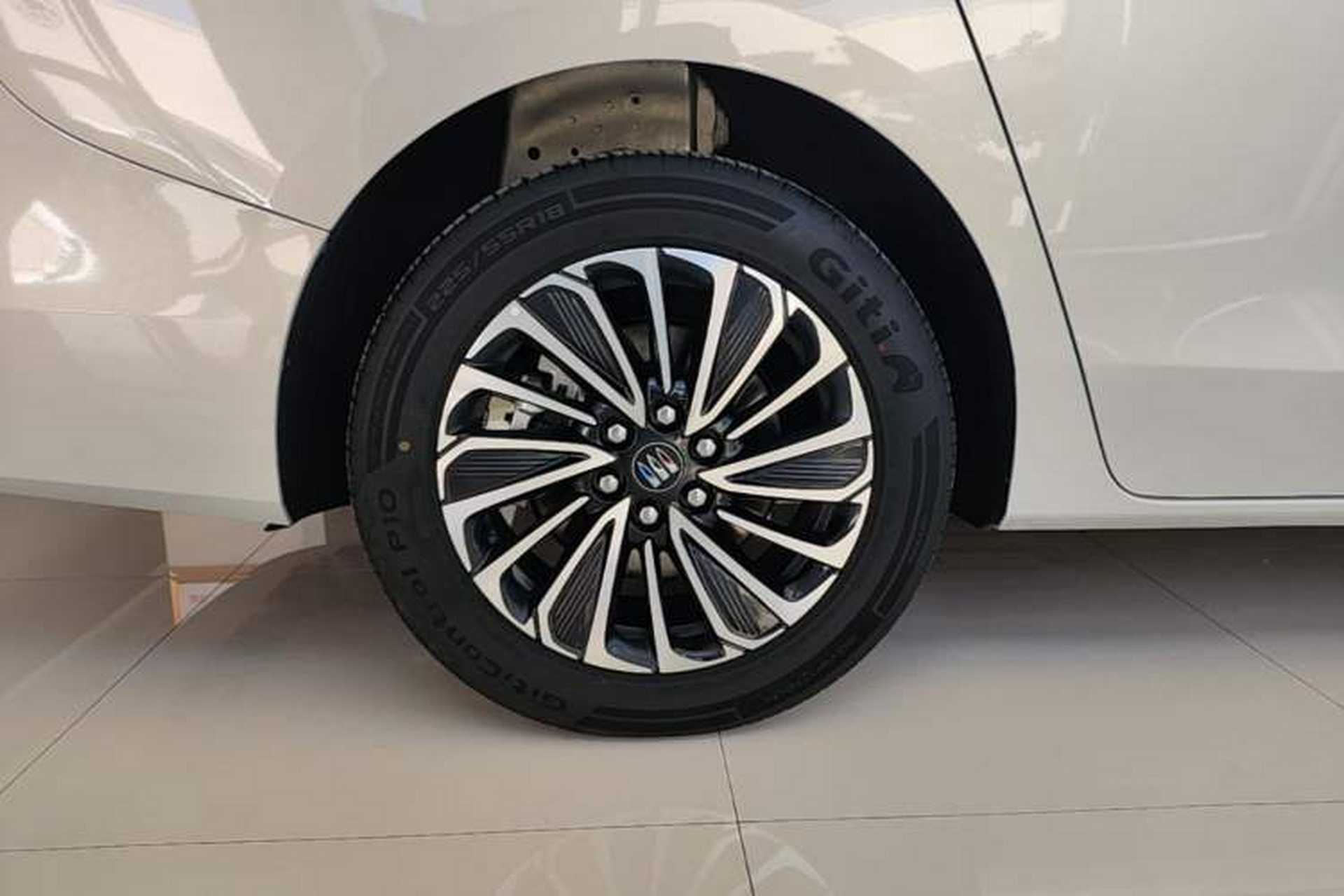 Used Buick GL8 New Energy 2025 Lu Shang Luxury Edition 7-Seater Right Rear Wheel Hub