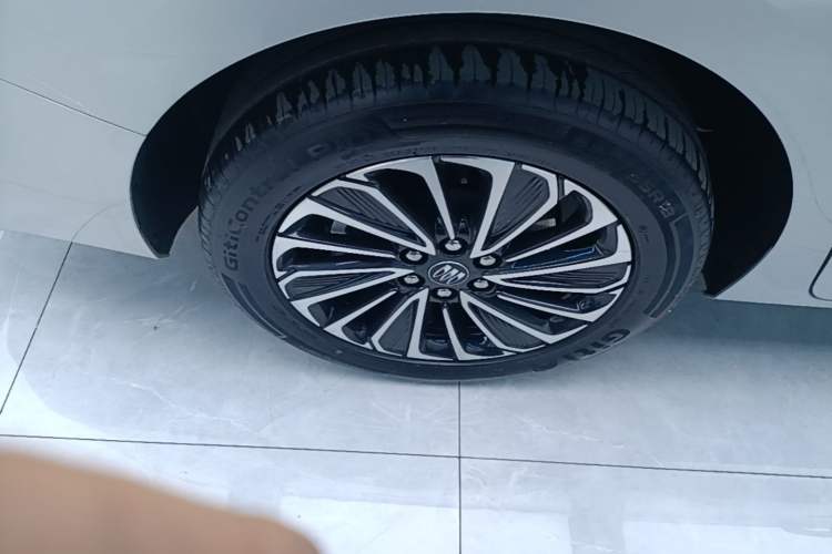 Used Buick GL8 New Energy 2025 Lu Shang Luxury Edition 7-Seater Right Rear Wheel Hub