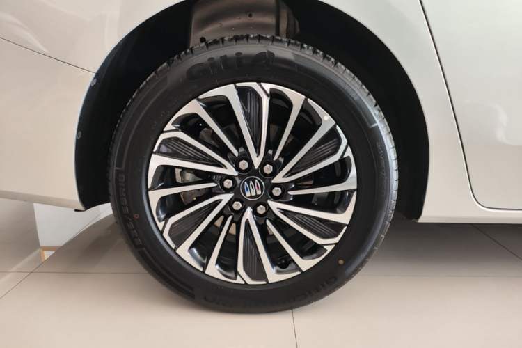 Used Buick GL8 New Energy 2025 Lu Shang Luxury Edition 7-Seater Right Rear Wheel Hub