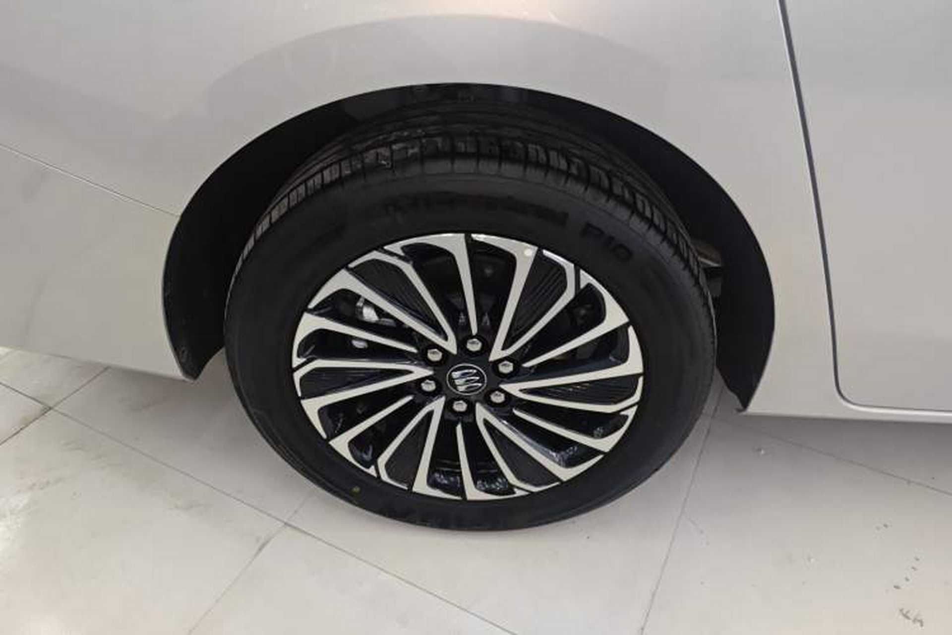 Used Buick GL8 New Energy 2025 Lu Shang Luxury Edition 7-Seater Right Rear Wheel Hub