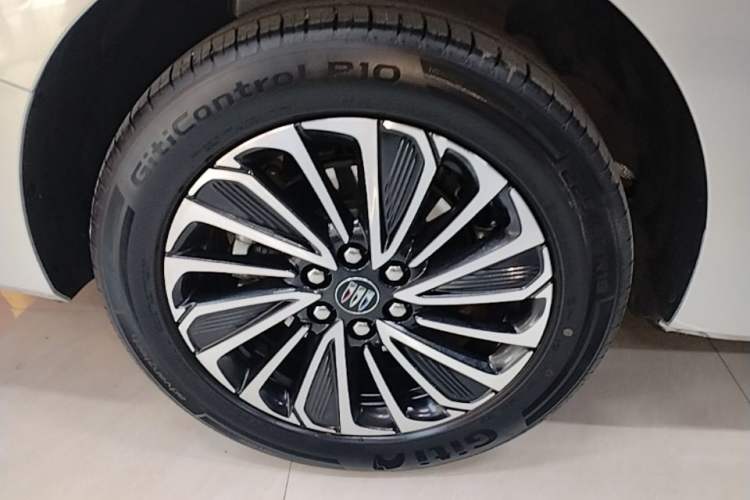 Used Buick GL8 New Energy 2025 Lu Shang Smart Enjoyment Edition 7-Seater Right Rear Wheel Hub