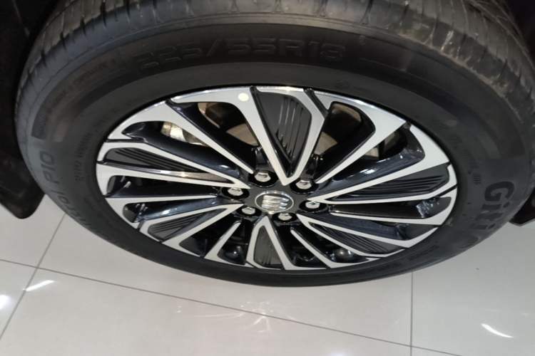 Used Buick GL8 New Energy 2025 Lu Shang Luxury Edition 7-Seater Right Rear Wheel Hub