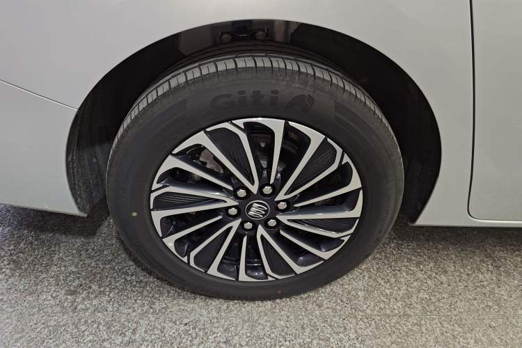 Used Buick GL8 New Energy 2025 Lu Shang Luxury Edition 7-Seater Right Rear Wheel Hub
