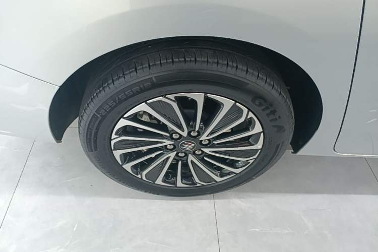 Used Buick GL8 New Energy 2025 Lu Shang Luxury Edition 7-Seater Right Rear Wheel Hub