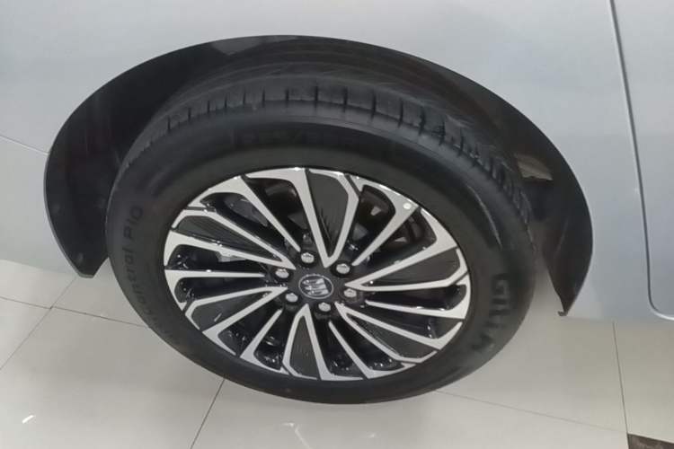 Used Buick GL8 New Energy 2025 Lu Shang Luxury Edition 7-Seater Right Rear Wheel Hub
