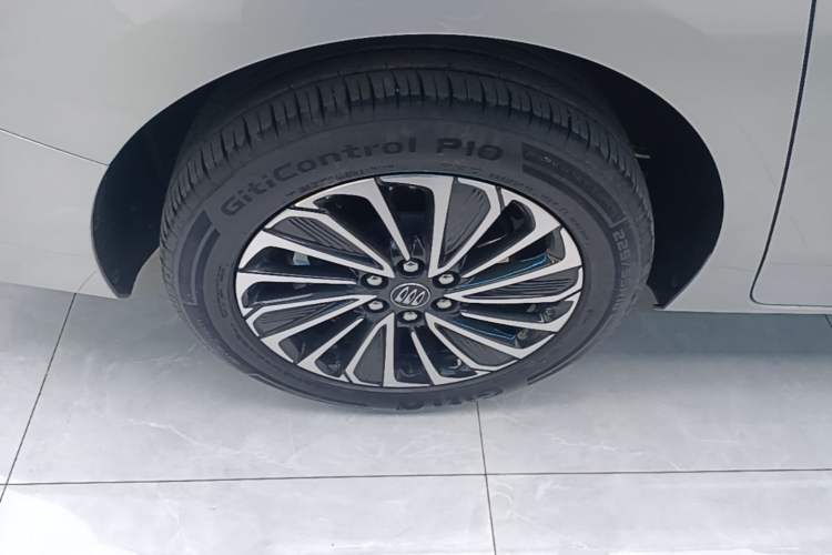 Used Buick GL8 New Energy 2025 Lu Shang Luxury Edition 7-Seater Right Rear Wheel Hub