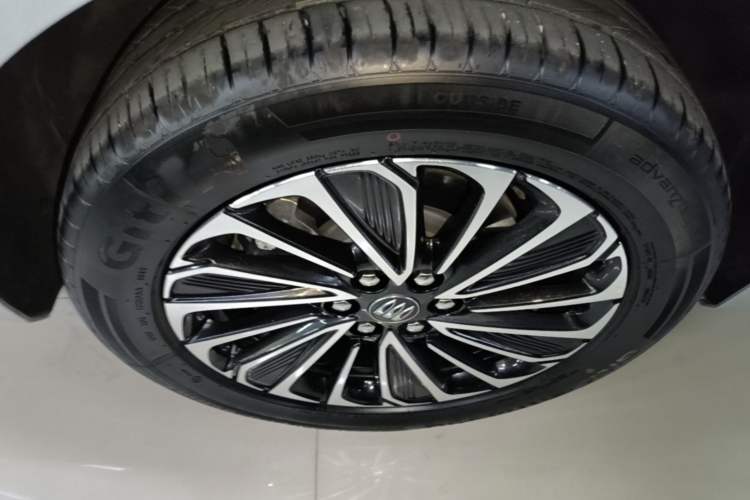 Used Buick GL8 New Energy 2025 Lu Shang Luxury Edition 7-Seater Right Rear Wheel Hub