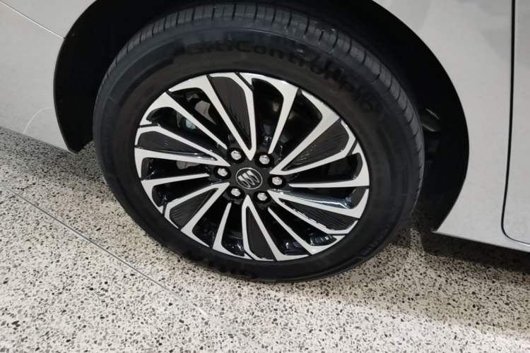 Used Buick GL8 New Energy 2025 Lu Shang Luxury Edition 7-Seater Right Rear Wheel Hub