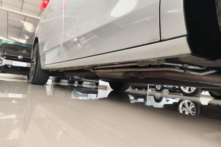 Used Buick GL8 New Energy 2025 Lu Shang Luxury Edition 7-Seater Right Side Sill