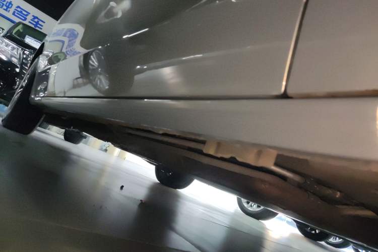 Used Buick GL8 New Energy 2025 Lu Shang Luxury Edition 7-Seater Right Side Sill