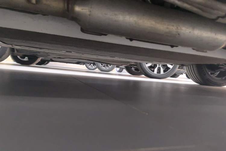 Used Buick GL8 New Energy 2025 Lu Shang Smart Enjoyment Edition 7-Seater Right Side Sill