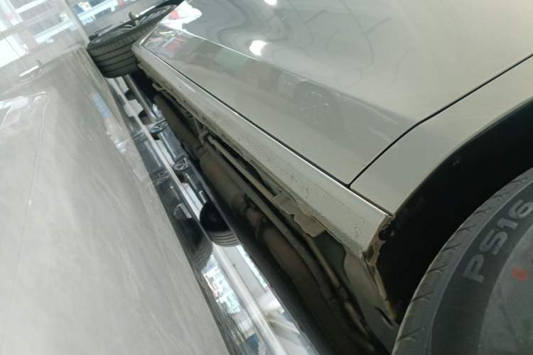 Used Buick GL8 New Energy 2025 Lu Shang Luxury Edition 7-Seater Right Side Sill