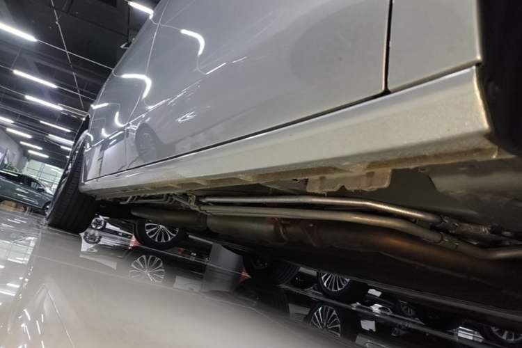 Used Buick GL8 New Energy 2025 Lu Shang Luxury Edition 7-Seater Right Side Sill