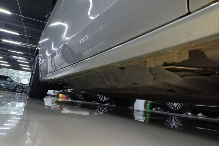 Used Buick GL8 New Energy 2025 Lu Shang Luxury Edition 7-Seater Right Side Sill