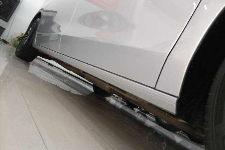 Used Buick GL8 New Energy 2025 Lu Shang Luxury Edition 7-Seater Right Side Sill